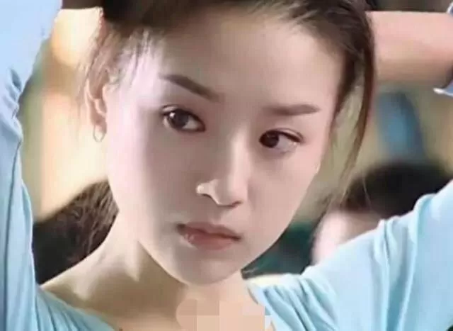 别再吹刘亦菲天仙颜了,她年轻的颜值瞬间秒过刘亦菲