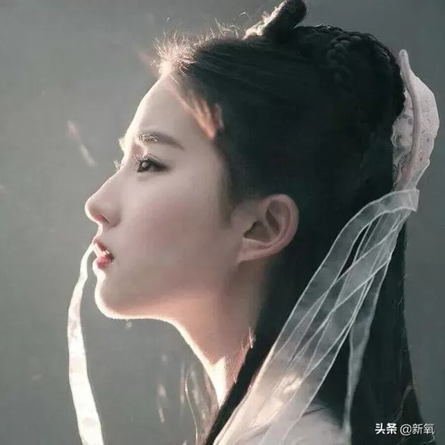 刘亦菲陈晓的牵手图剧照刘亦菲,这画面也太唯美了…