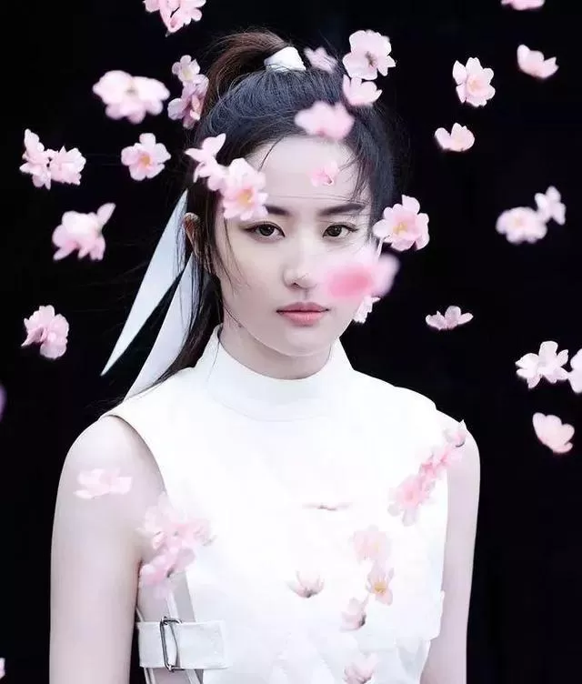 刘亦菲宋承宪分手!分手后的刘亦菲衣品美让人心碎!