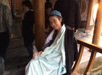 被黑颜值走样,刘亦菲晒素颜湿身照实力打脸,网友:是刘亦菲本仙