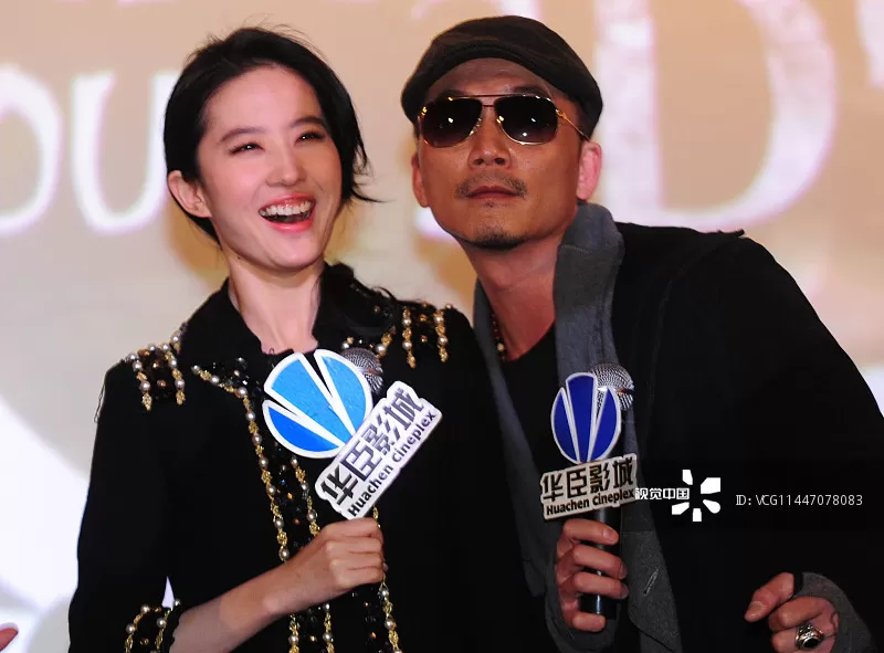 电影《四大名捕2》沈阳举行宣传活动。主演刘亦菲、邹兆龙等出席