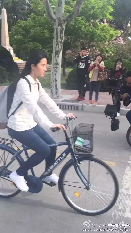 致青春：媒体报道，影迷探班，拍摄花絮图集汇总