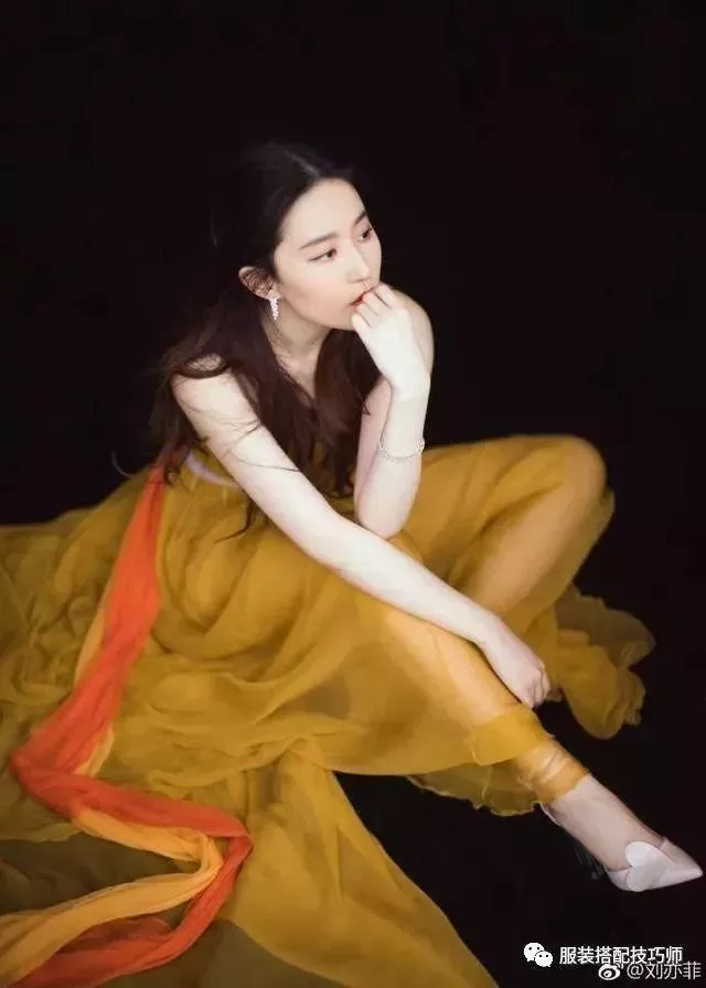 刘亦菲宋承宪分手!分手后的刘亦菲衣品美让人心碎!