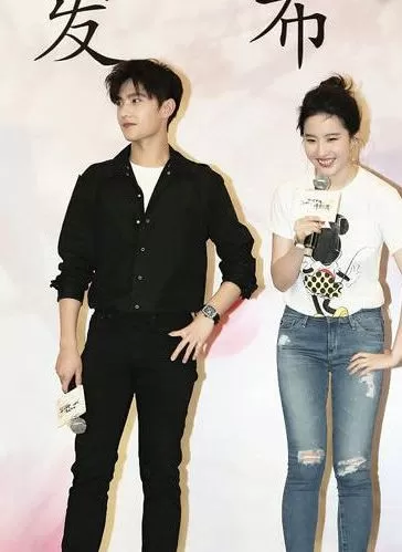 刘亦菲怎么“胖”成这样了?