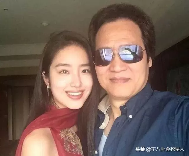 从刘亦菲到杨采钰刘亦菲,翅膀硬了,她们就不再需要陈金飞了