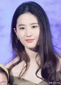 刘亦菲在演小龙女的时候只有18岁刘亦菲,而她是怎样演出的?