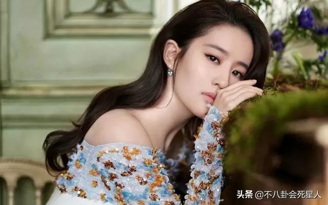 从刘亦菲到杨采钰刘亦菲,翅膀硬了,她们就不再需要陈金飞了