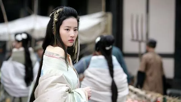 刘亦菲陈晓牵手宣传刘亦菲,姿容不逊当年,新剧《梦华录》有盼头