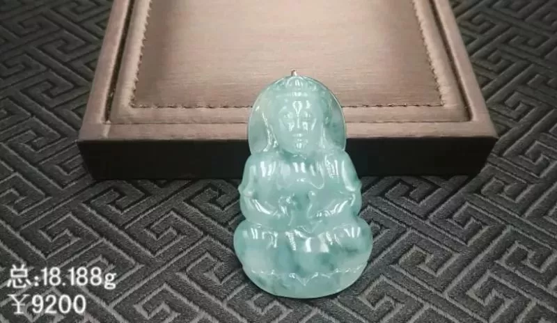刘亦菲的妈妈听说比她本人还美,厉害了!