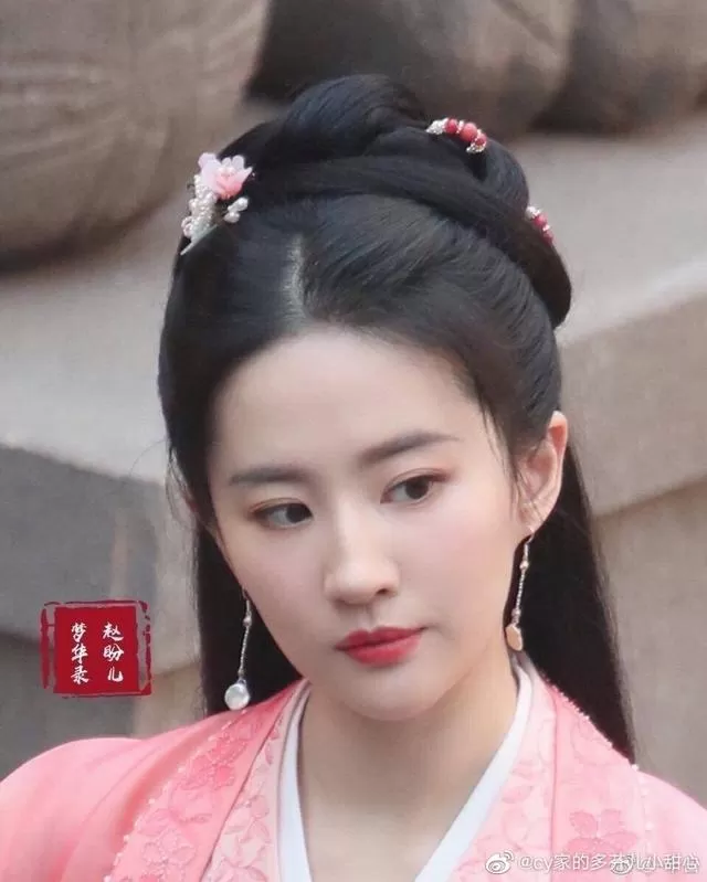 刘亦菲陈晓牵手宣传刘亦菲,姿容不逊当年,新剧《梦华录》有盼头