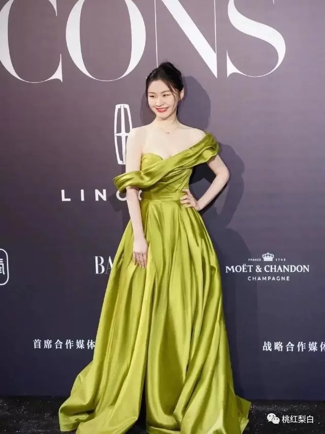 明星红黑榜:周迅气场全开刘亦菲,瘦身成功的刘亦菲再次美出新高度