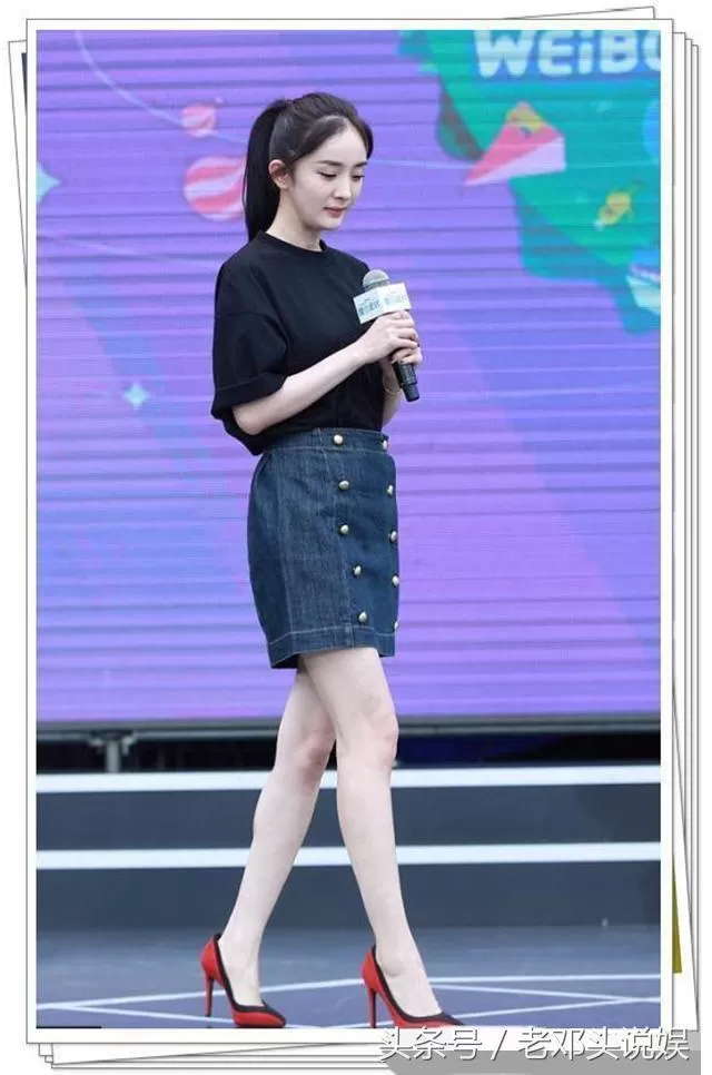 杨幂刘亦菲穿同款短裙,刘亦菲短腿被秒,网友:一胖毁所有啊!