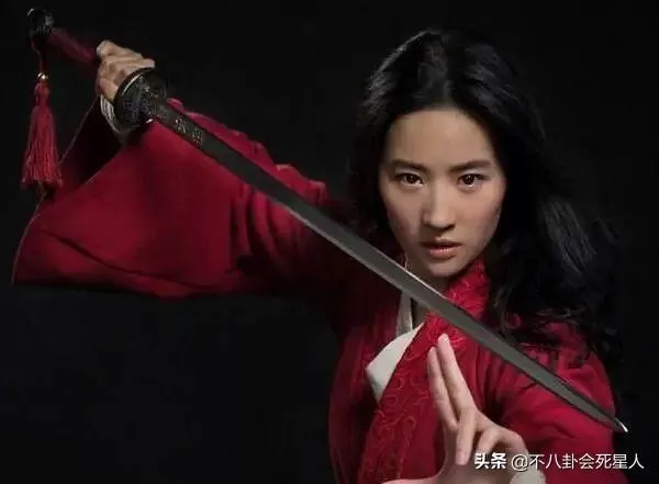 从刘亦菲到杨采钰刘亦菲,翅膀硬了,她们就不再需要陈金飞了