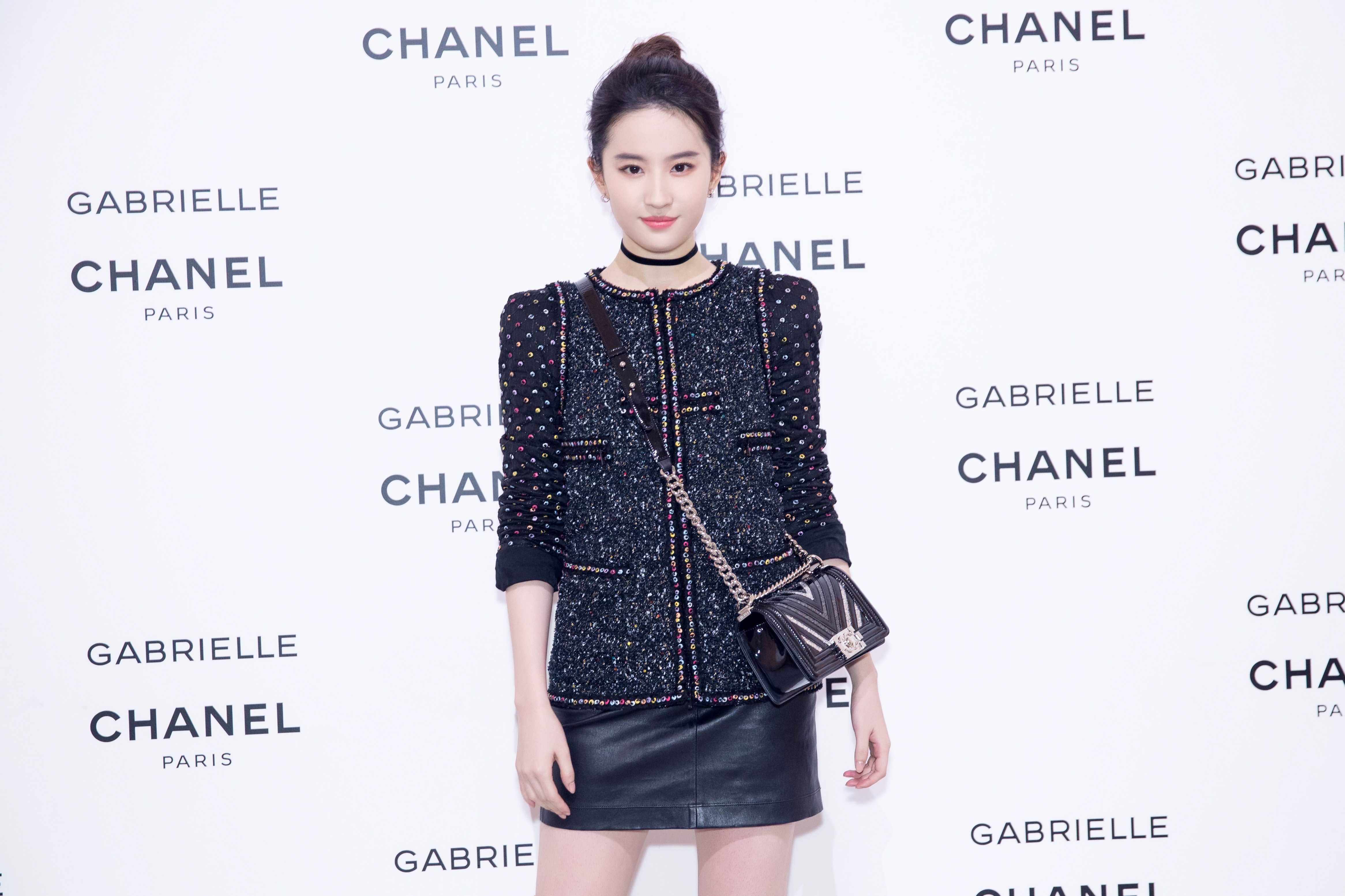 刘亦菲出席 #香奈儿嘉柏丽尔香水# 北京发布会