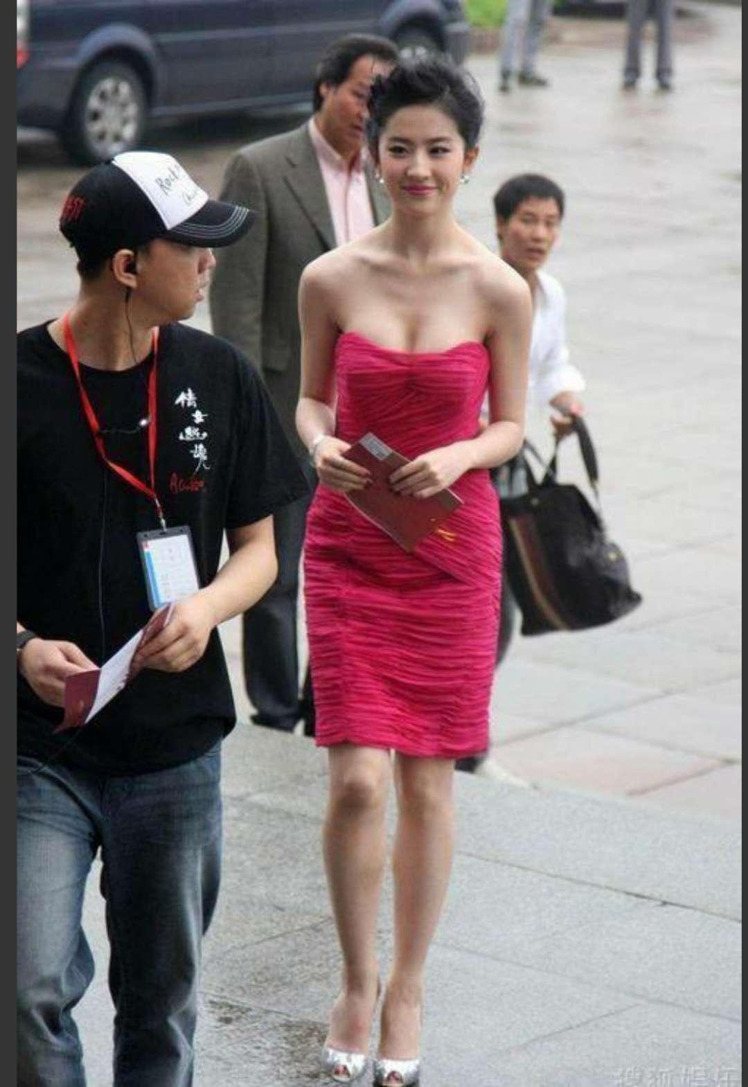 刘亦菲不再是“神仙姐姐” 现在已经“还俗”了!