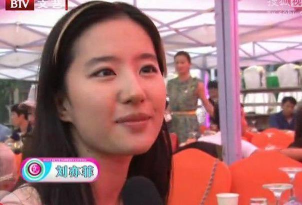 谁出道14年只认定刘亦菲?大学床铺只有刘亦菲能坐?