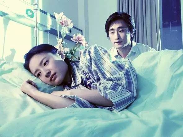 她是陈坤毕生所爱,刘亦菲都给她配戏,如今却出.轨离婚,成了单亲妈妈!