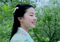刘亦菲:那白衣飘飘,风中齐舞的仙子
