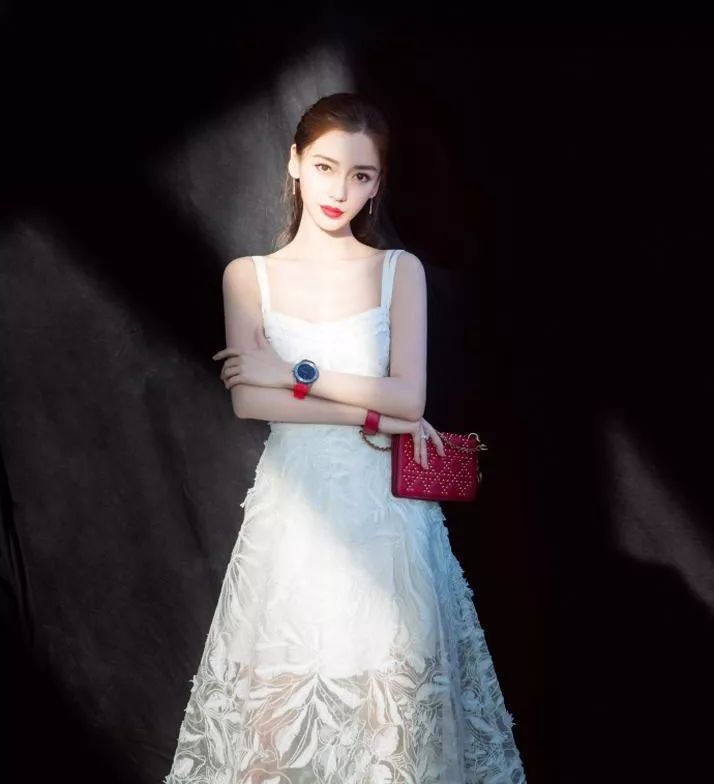 纱裙像蚊帐?Angelababy、刘亦菲、赵丽颖......却抢着穿!
