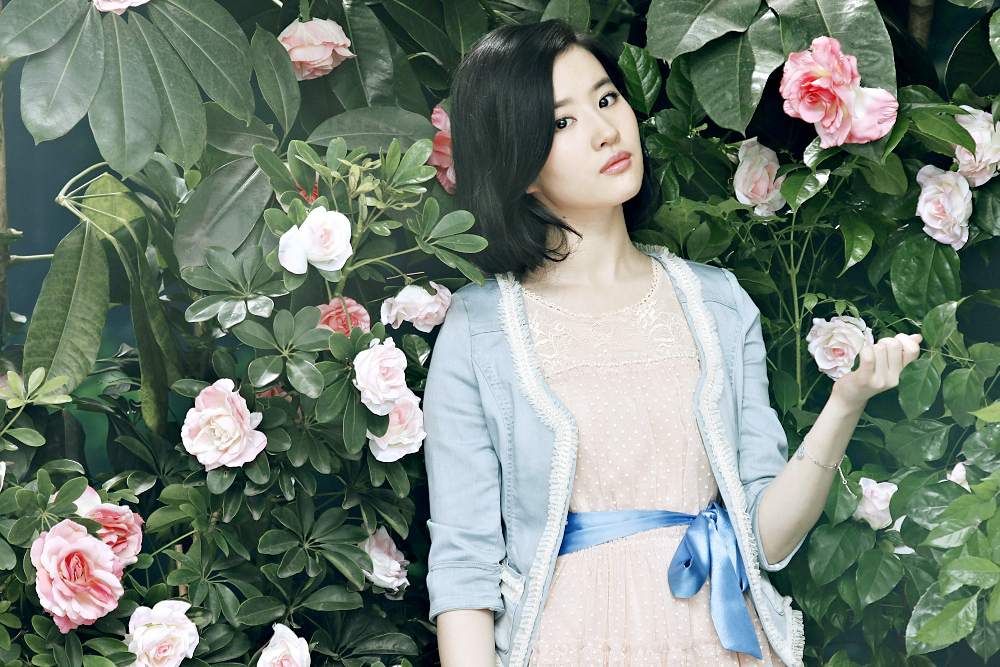 卓多姿女装2013春夏广告大片