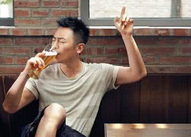 谁出道14年只认定刘亦菲?大学床铺只有刘亦菲能坐?