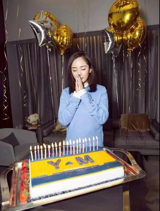 刘亦菲、杨幂的30岁,却都输给了关之琳的30岁!