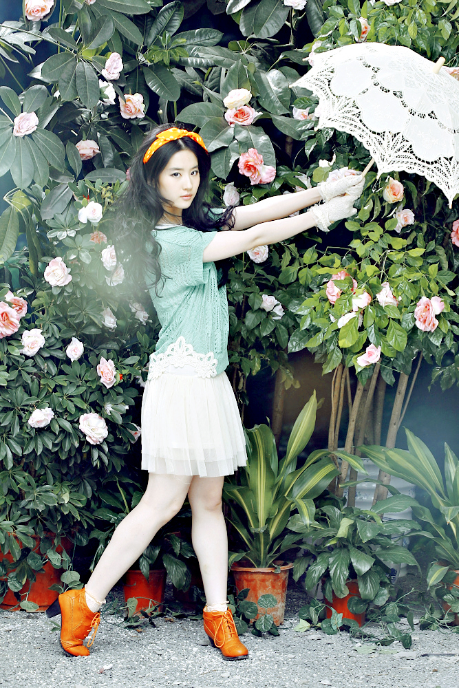卓多姿女装2013春夏广告大片